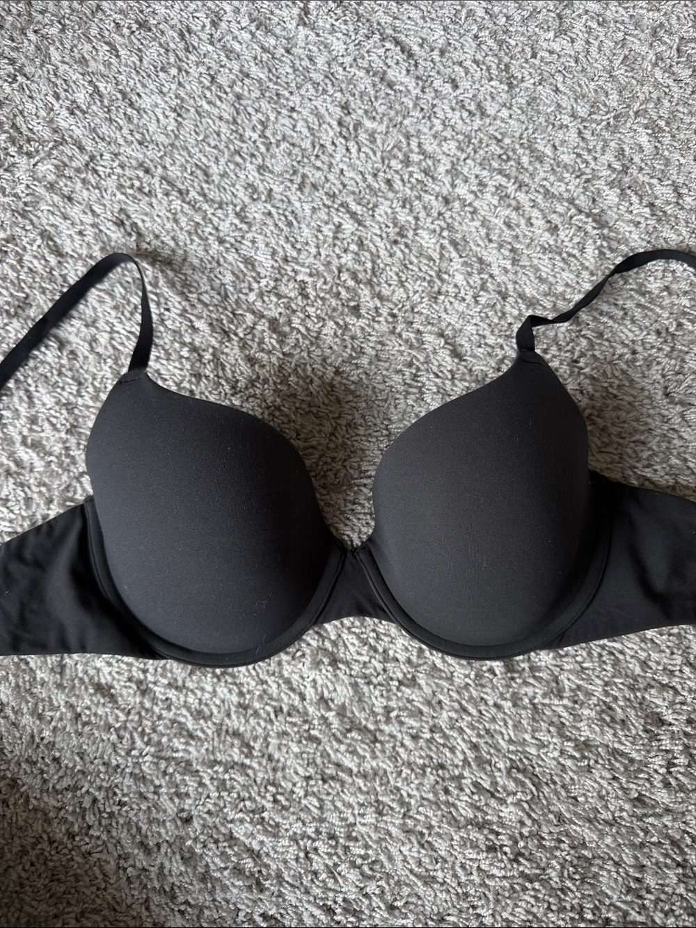SKIMS Black Seamless Molded Underwire Bra